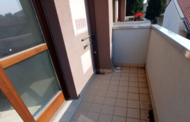 Monolocale con BALCONE come Nuovo