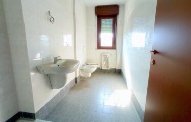 Monolocale con BALCONE come Nuovo