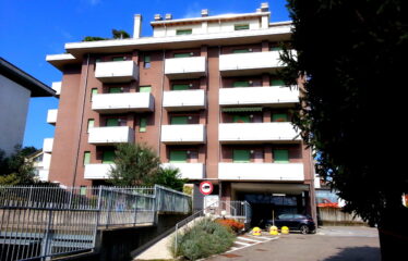 Monolocale con BALCONE come Nuovo