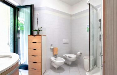Esclusivo appartamento di tre locali Como Borghi alla “Residenza del Parco”
